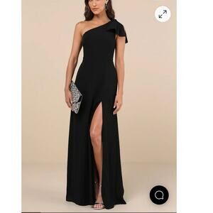 Lulu’s Simply Brilliant Black One-Shoulder Bow Maxi Dress Size Small